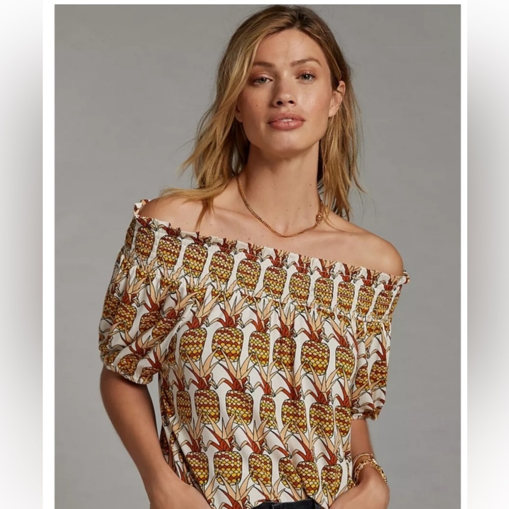 Porridge pineapple off shoulder bow tie blouse
Size: small Anthropologie